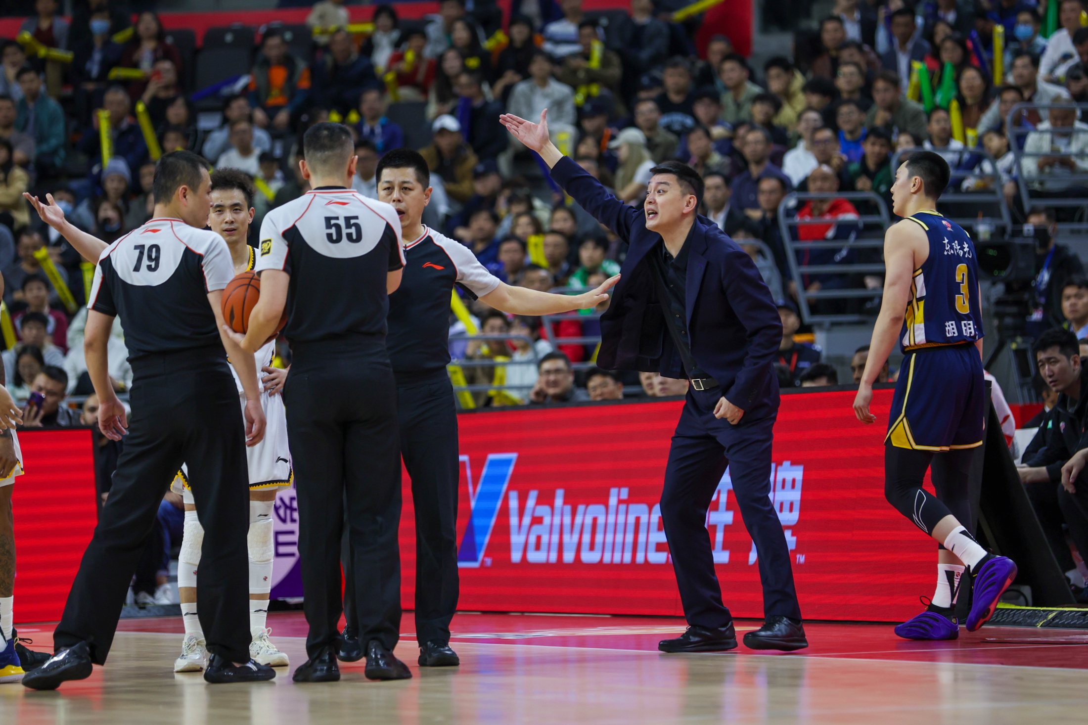 赛地聚焦——NBA总决赛转会期热度飙升,广州队绝杀压哨,底气十足,细节决定成败的简单介绍 赛地聚焦——NBA总决赛转会期热度飙升,广州队绝杀压哨,底气十足,细节决定成败的简单介绍